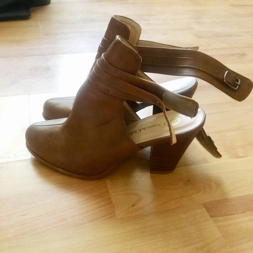 Chase & Chloe heeled booties, size 7